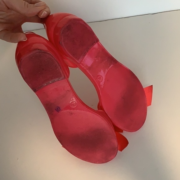 Chinese Laundry Plastic Open Toe Beach Flats Shoes - Picture 10 of 11